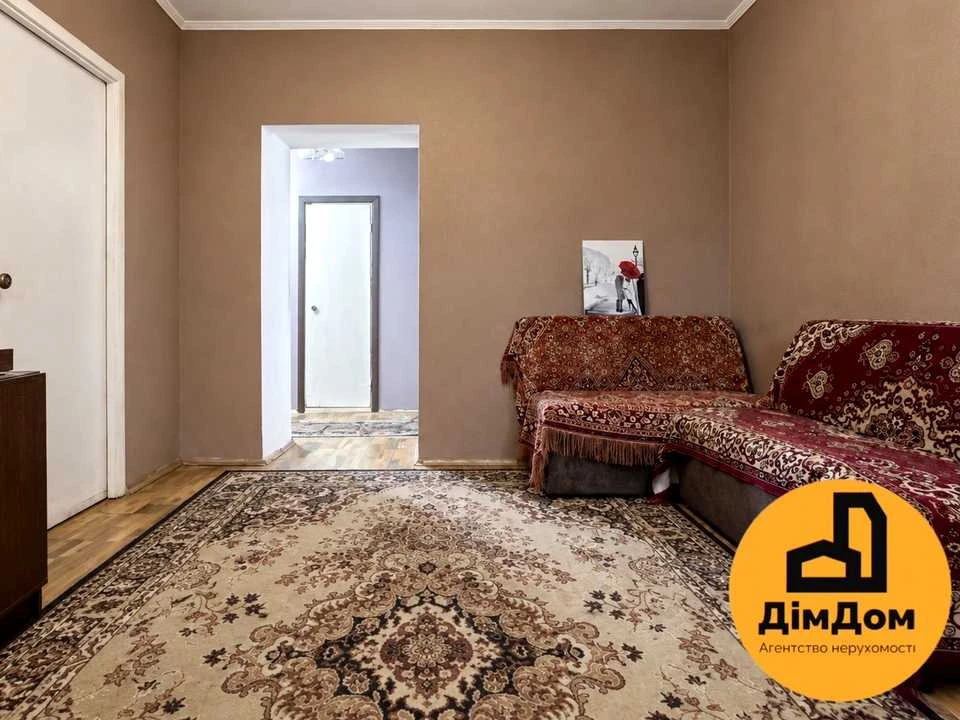 Apartment. Kyiv, Kharkiv Avenue
