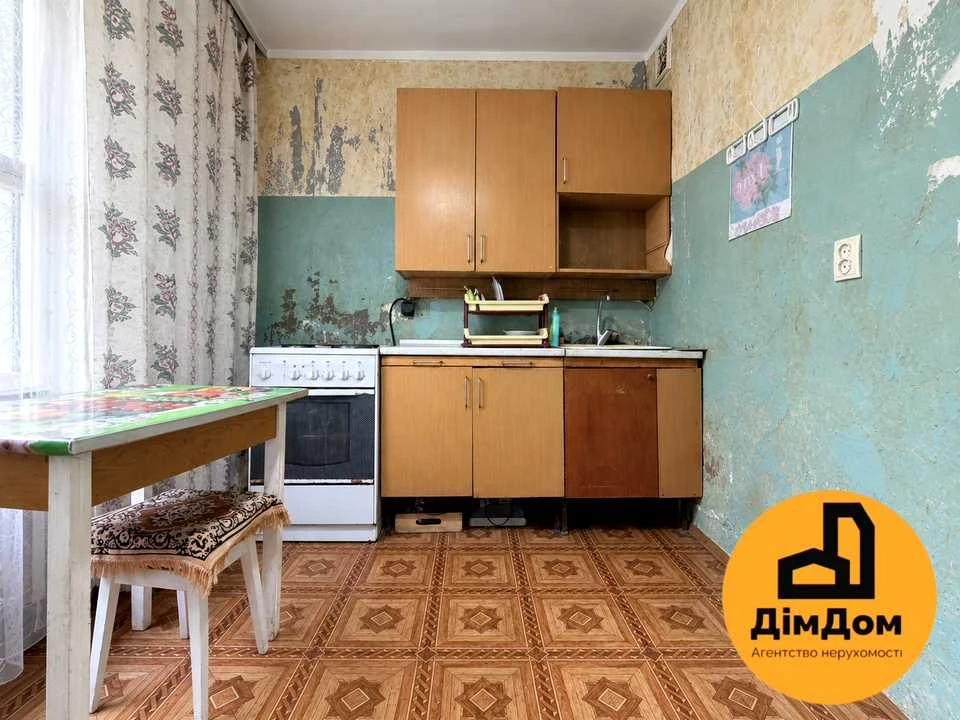 Apartment. Kyiv, Kharkiv Avenue