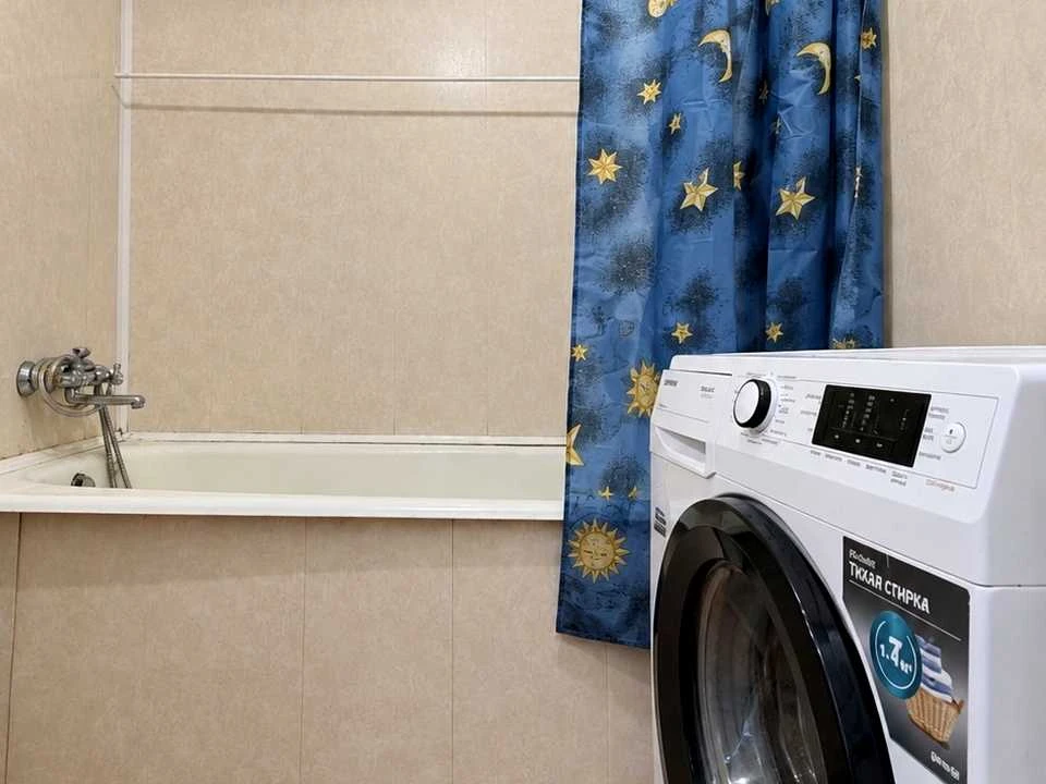 Apartment. Kyiv, Kharkiv Avenue