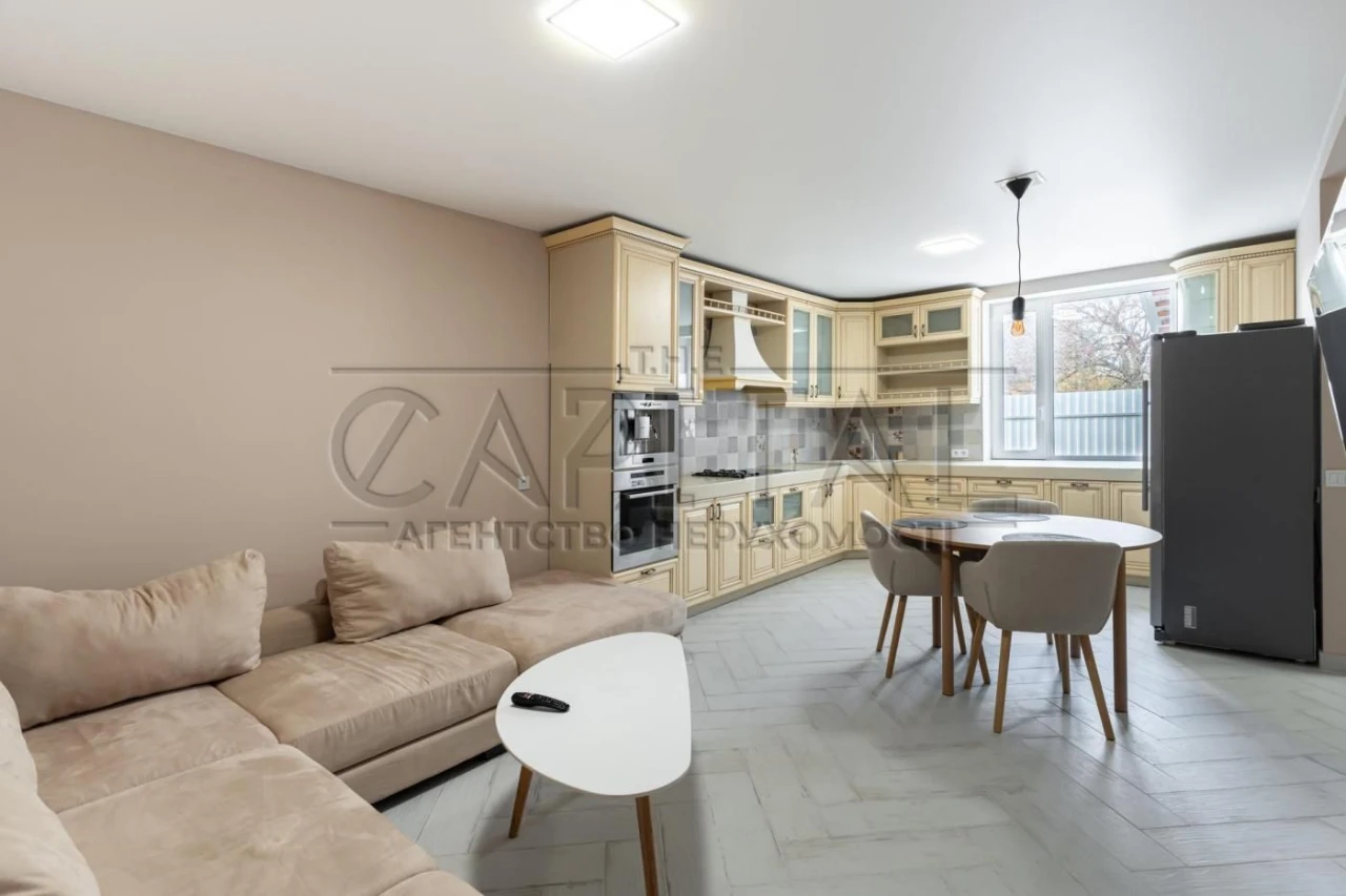 House for Sale, Townhouse, Darnytsky District, Osokorky