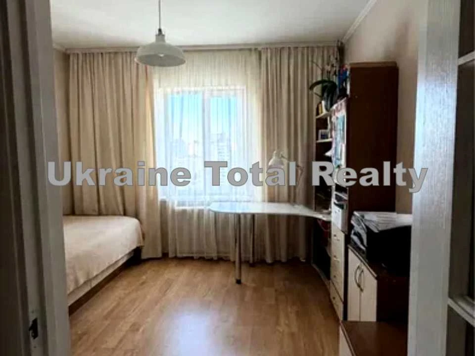 Квартира. Київ, Милославська вул.