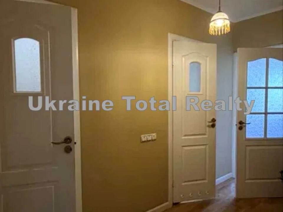 Квартира. Київ, Милославська вул.