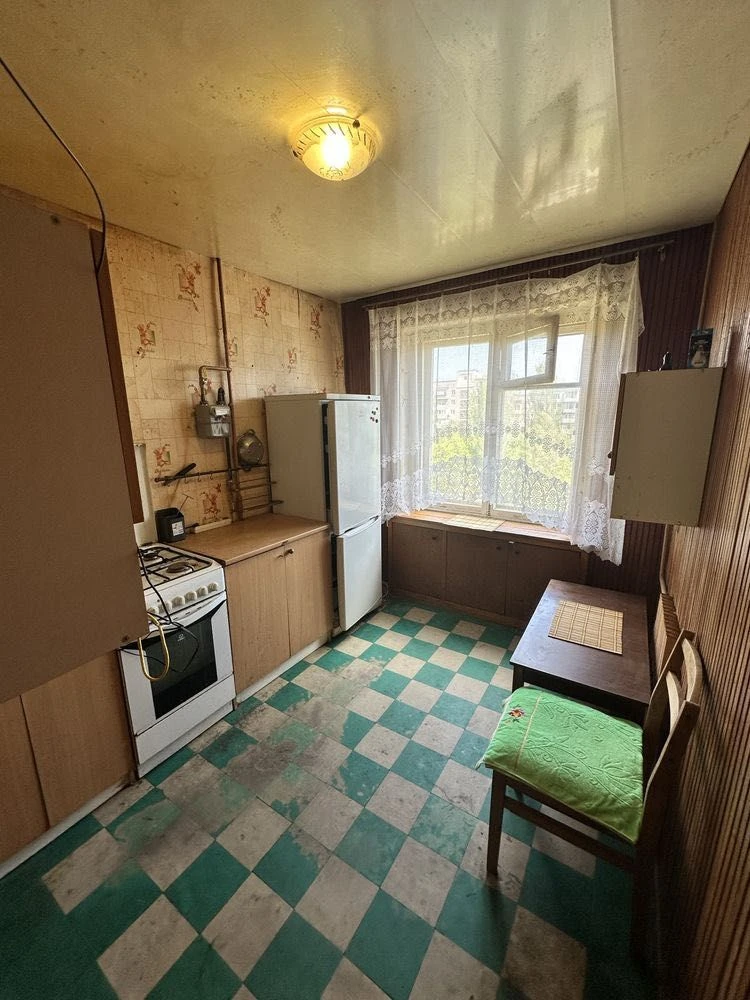 For Sale Spacious 2-bedroom apartment in ж/м Сокіл-2, Євпаторійська street