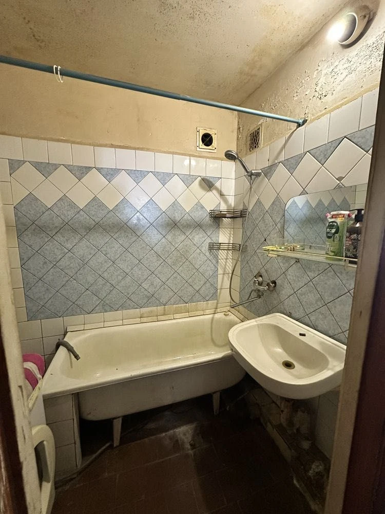 For Sale Spacious 2-bedroom apartment in ж/м Сокіл-2, Євпаторійська street