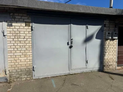 Garage for Sale in Kyiv, Lukiivka, Lviv Square.