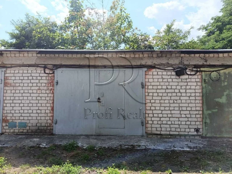 Продается бетонный гараж, район Солом'янский, улица Фучика