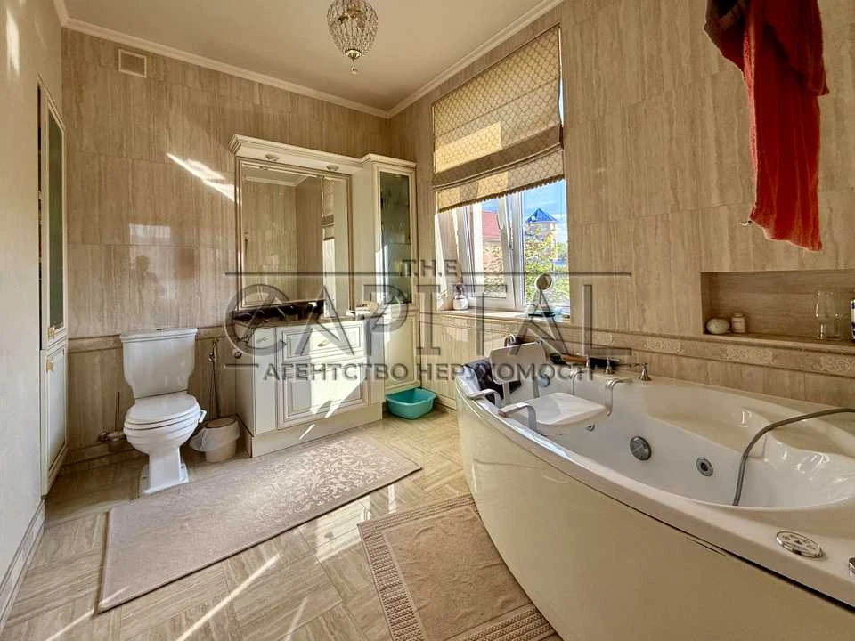 House. Kyiv, Sadowa 52 acres