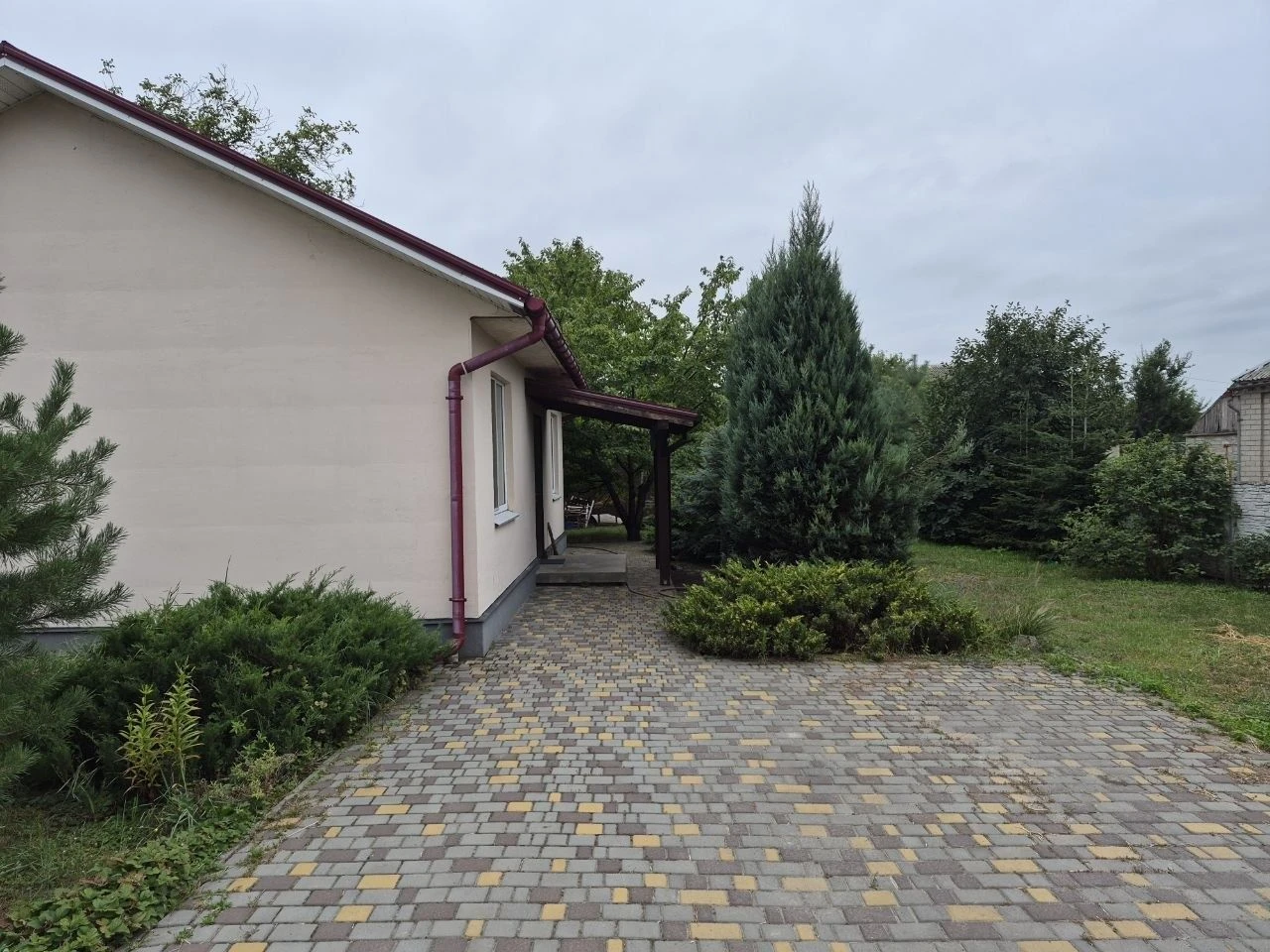Продається будинок в Олександрівці, вся меблі та техніка.