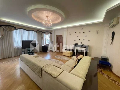 Фонтан/Аркадия. Большая 3-комнатная квартира, 187 м² на первом этаже. Возмо