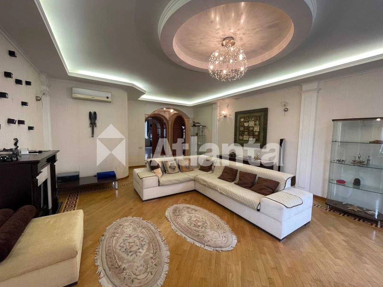 Фонтан/Аркадия. Большая 3-комнатная квартира, 187 м² на первом этаже. Возмо