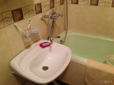 Rent one room in a 3-room apartment in the Pozniak area