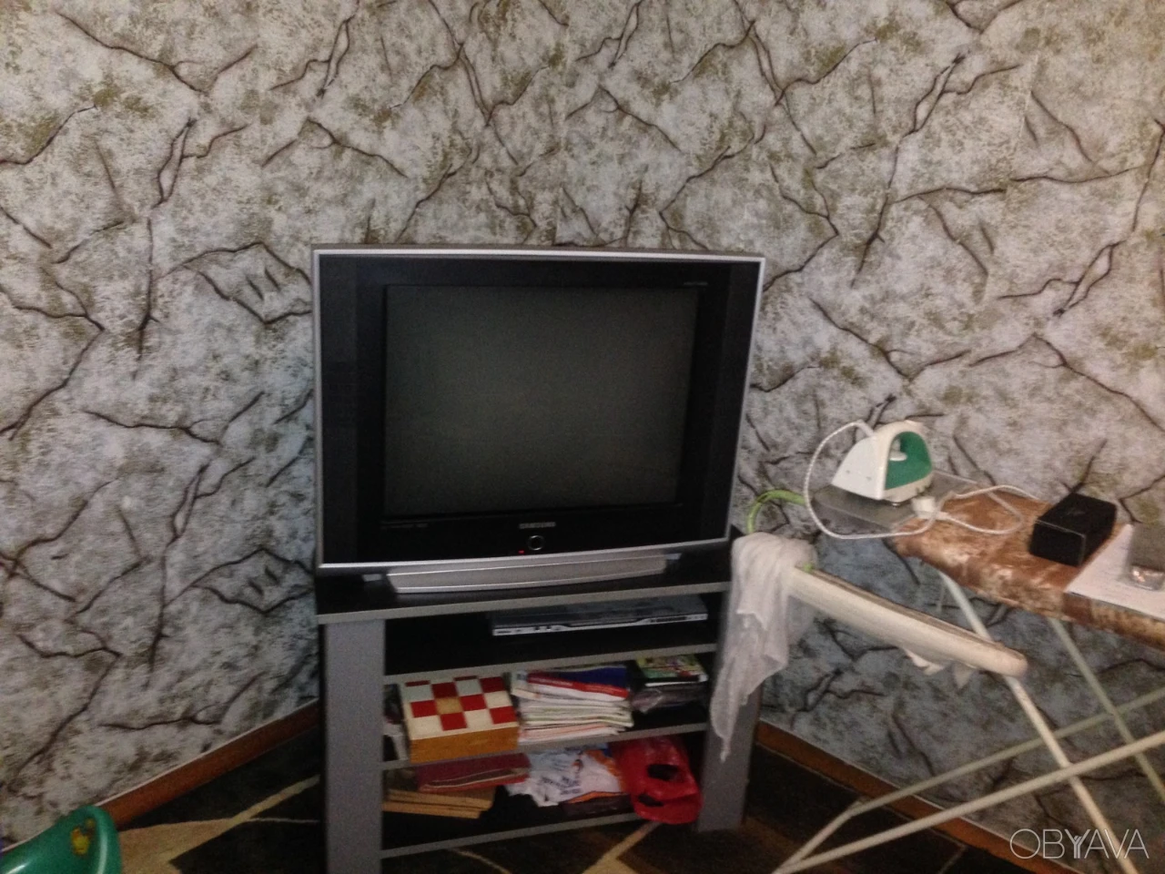 Rent one room in a 3-room apartment in the Pozniak area