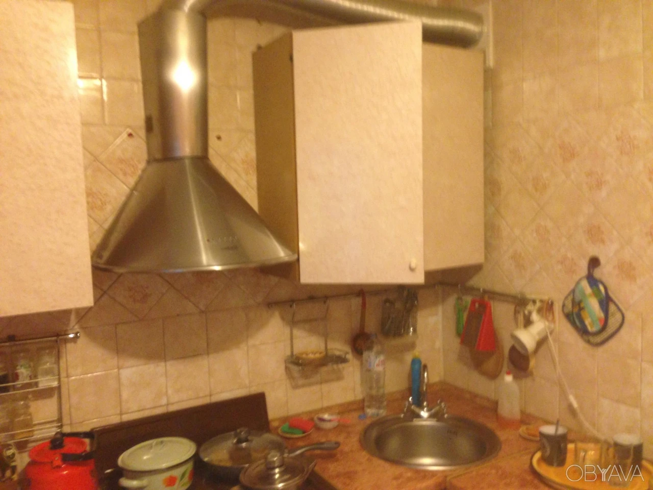 Rent one room in a 3-room apartment in the Pozniak area