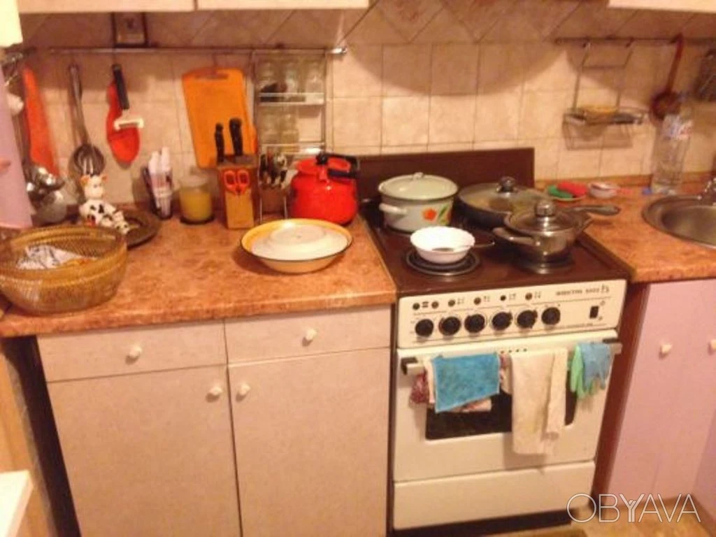 Rent one room in a 3-room apartment in the Pozniak area