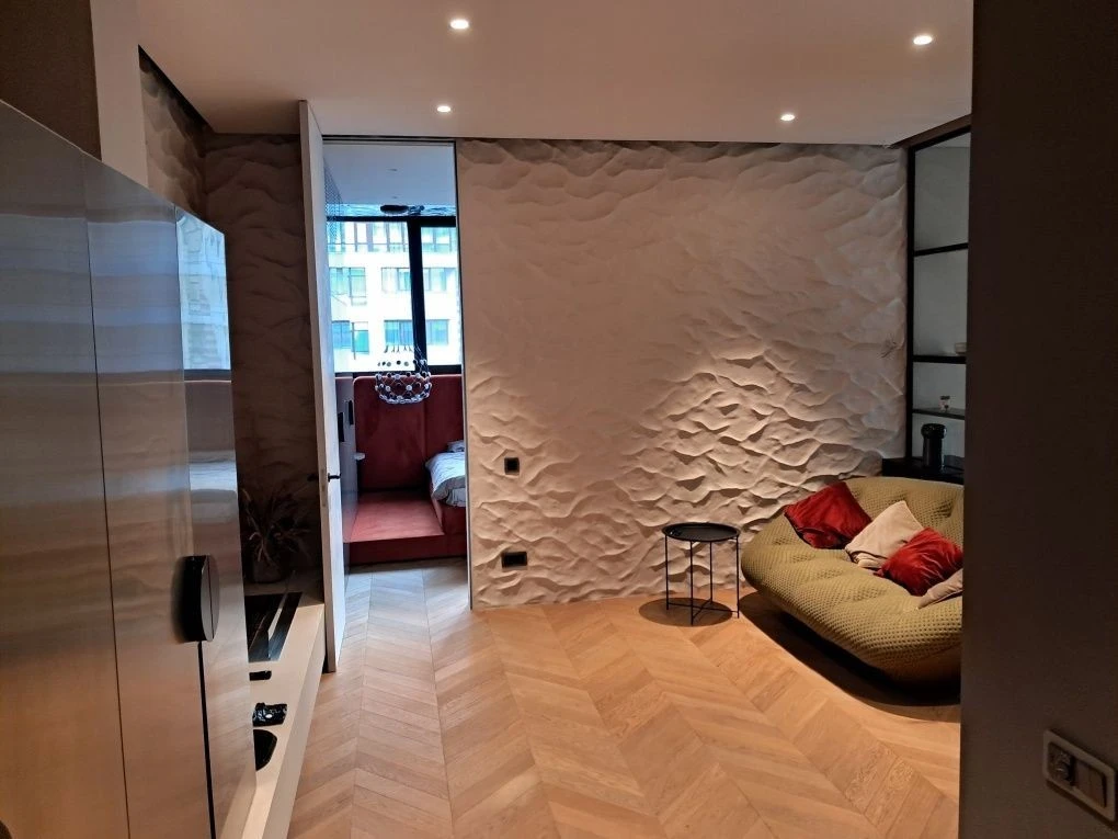 Apartment with Designer Renovation in Novopecherskyi Lypky