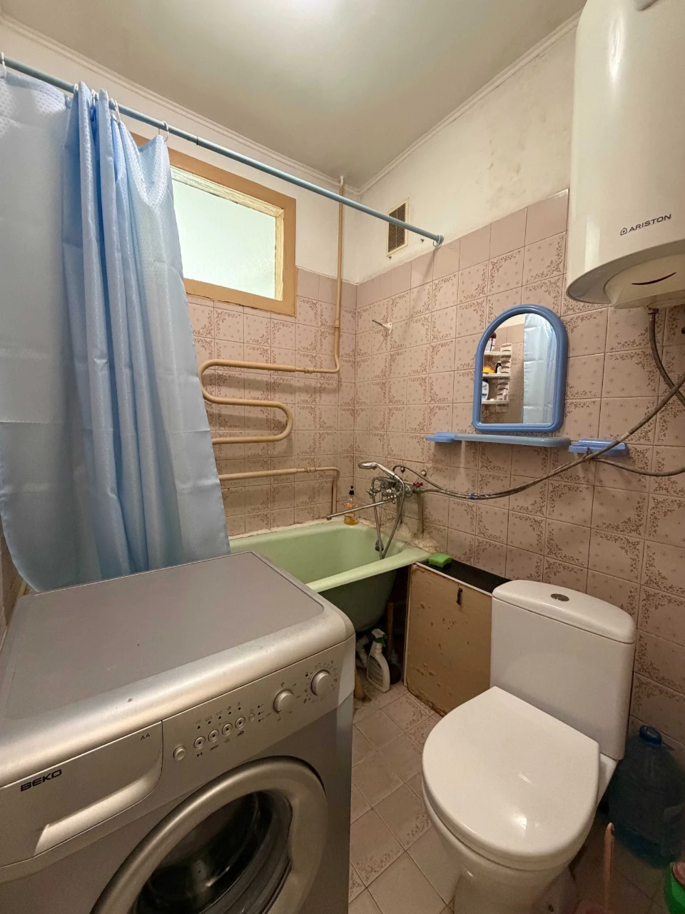 No Commission! For Sale: 1-bedroom apartment near Берестейська metro station