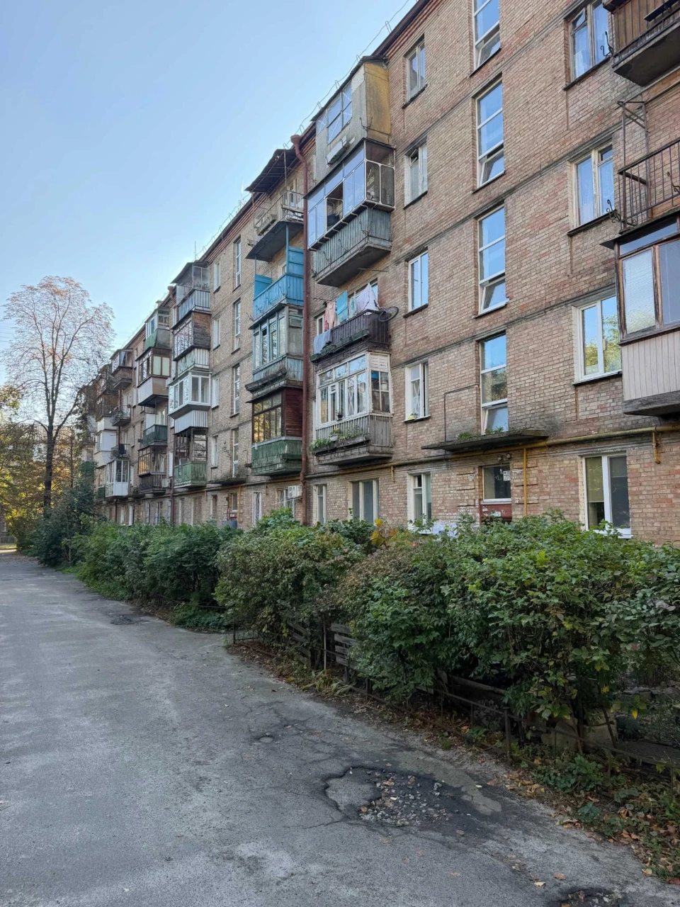 No Commission! For Sale: 1-bedroom apartment near Берестейська metro station