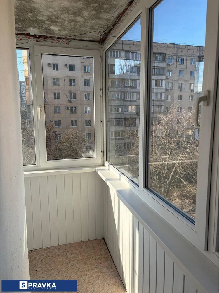 СРОЧНО ! 2 ком.кв. на БЕЗОПАСНОМ этаже с БАЛКОНОМ