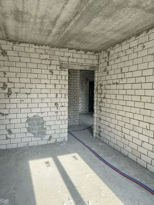 I will sell a 2-room apartment near the Maselskogo metro station, Myru St., 7 p.