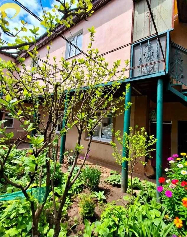 Просторний будинок для великої сім'ї — 170 м², два поверхи, чудово