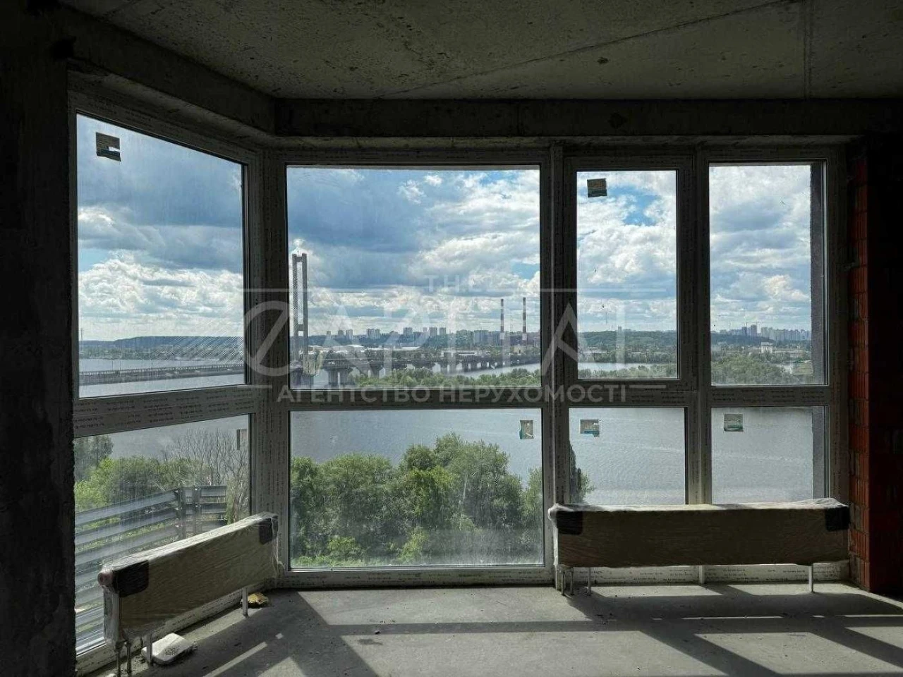 Sale of an apartment in the residential complex "Zarechny 7, house View of the Dnipro metro"