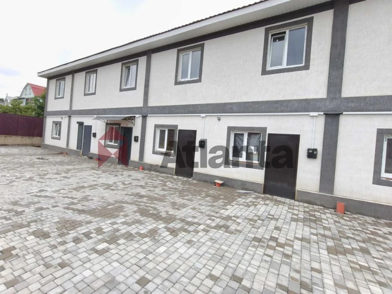 I will sell a townhouse with an automatic transmission system. Closed territory. Place for Auto Len
