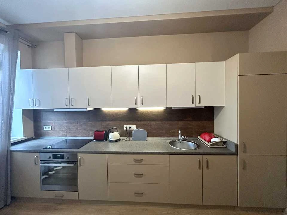 Apartment. Odessa, Knizhovyi Street
