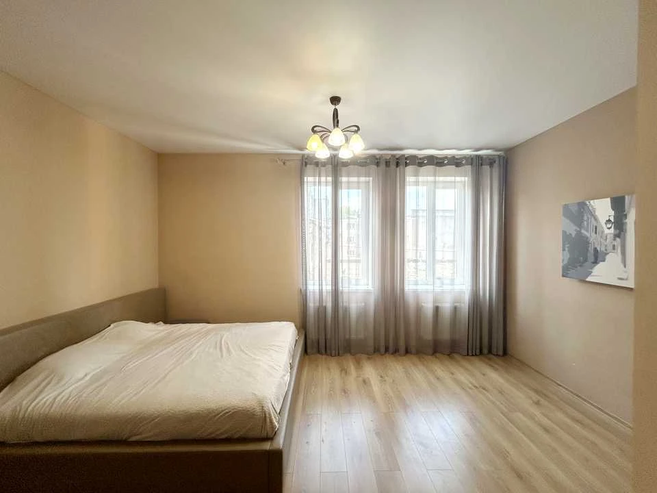 Apartment. Odessa, Knizhovyi Street