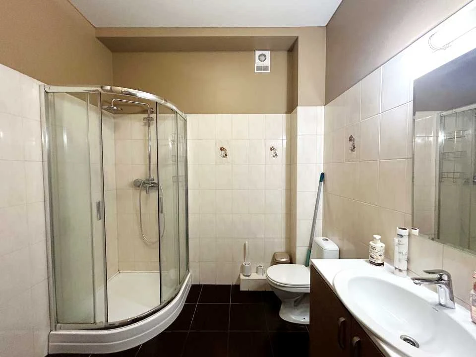 Apartment. Odessa, Knizhovyi Street