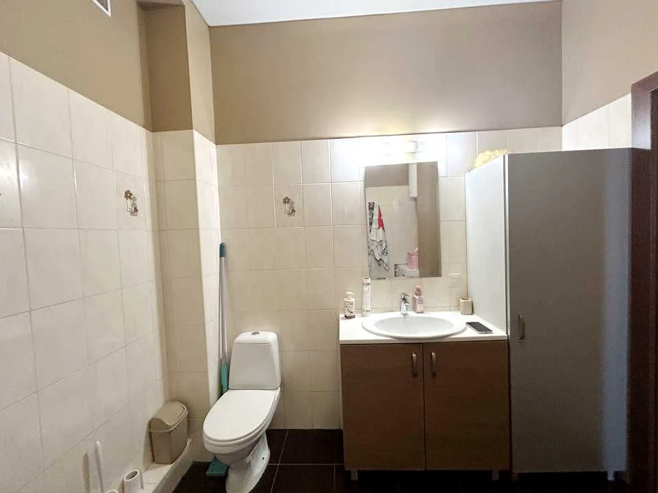 Apartment. Odessa, Knizhovyi Street