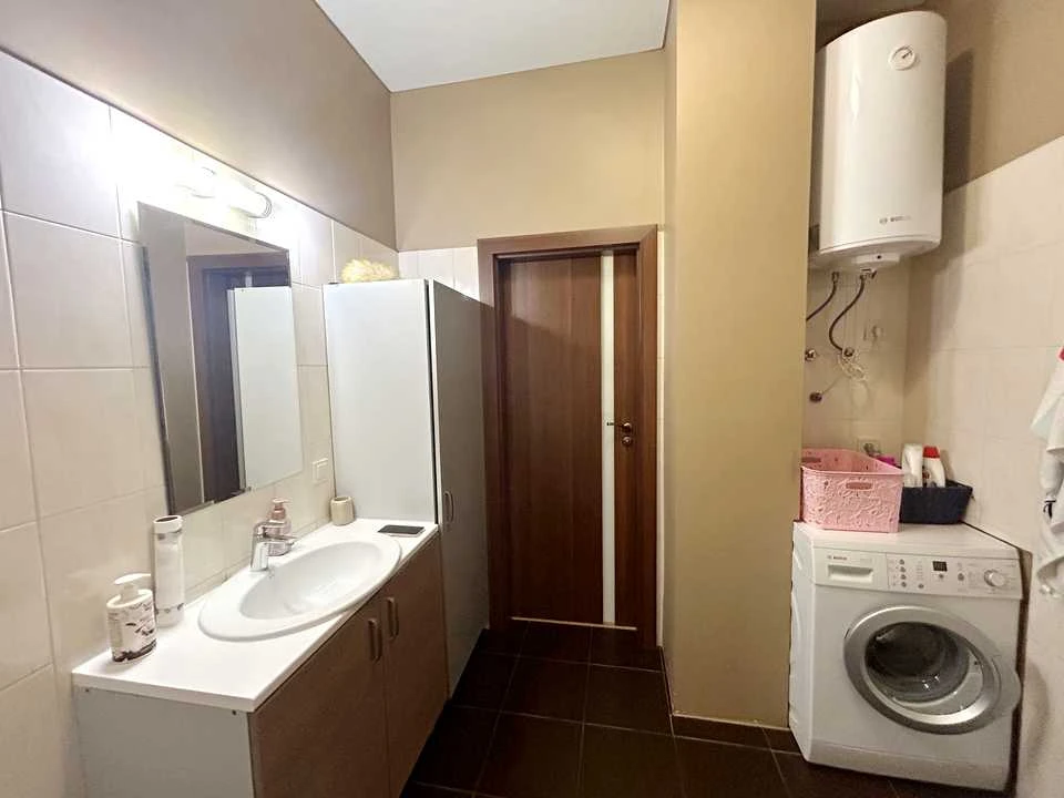 Apartment. Odessa, Knizhovyi Street