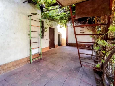 House. Odessa, Obilna