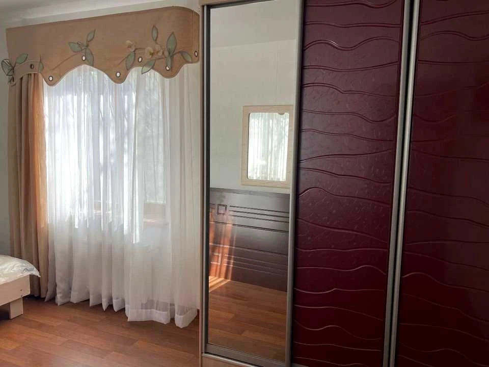 House. Odessa, Obilna