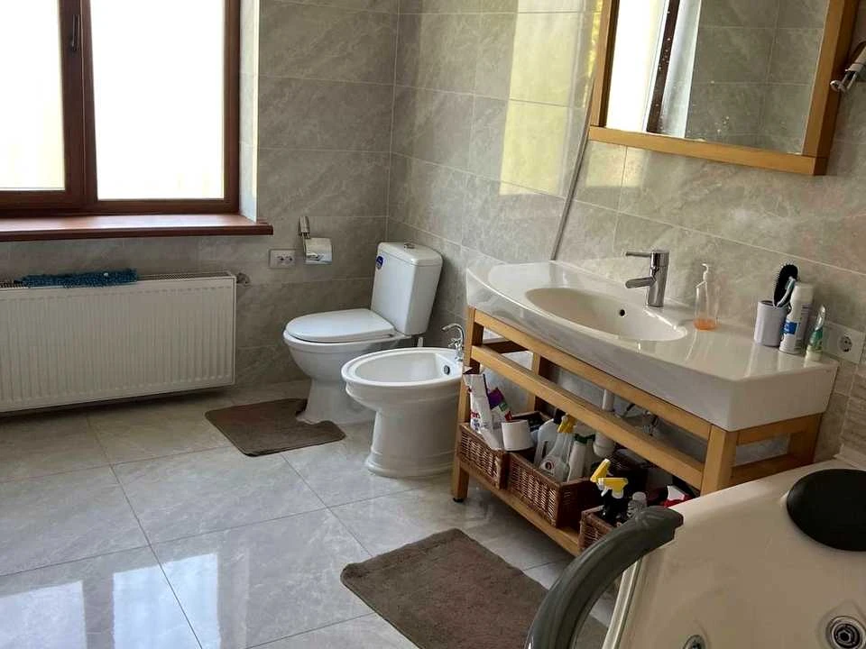 House. Odessa, Obilna