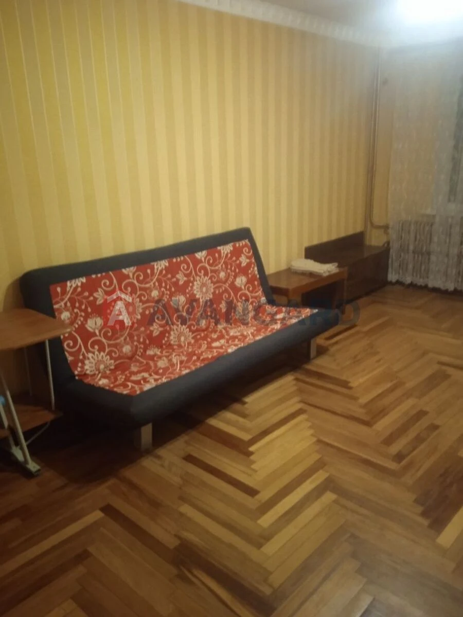 Продається 1 кімнатна квартира в затишному  районі  на вирві