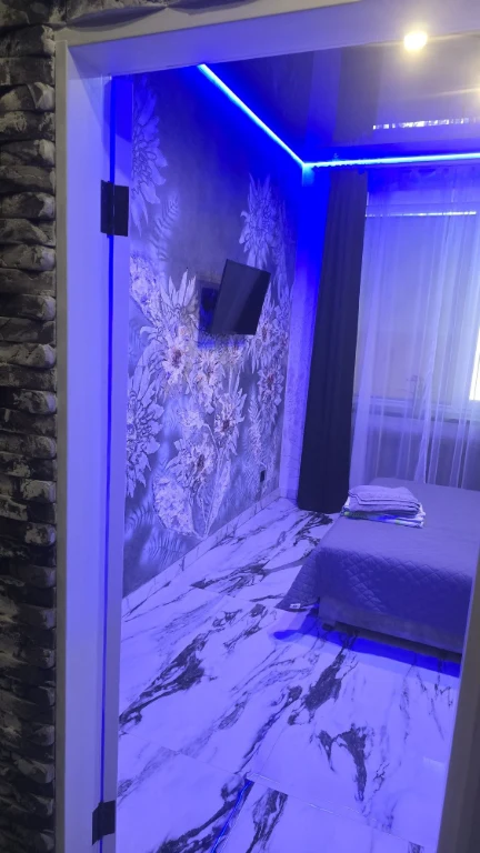 Продажа 2-комнатной квартиры в центре.