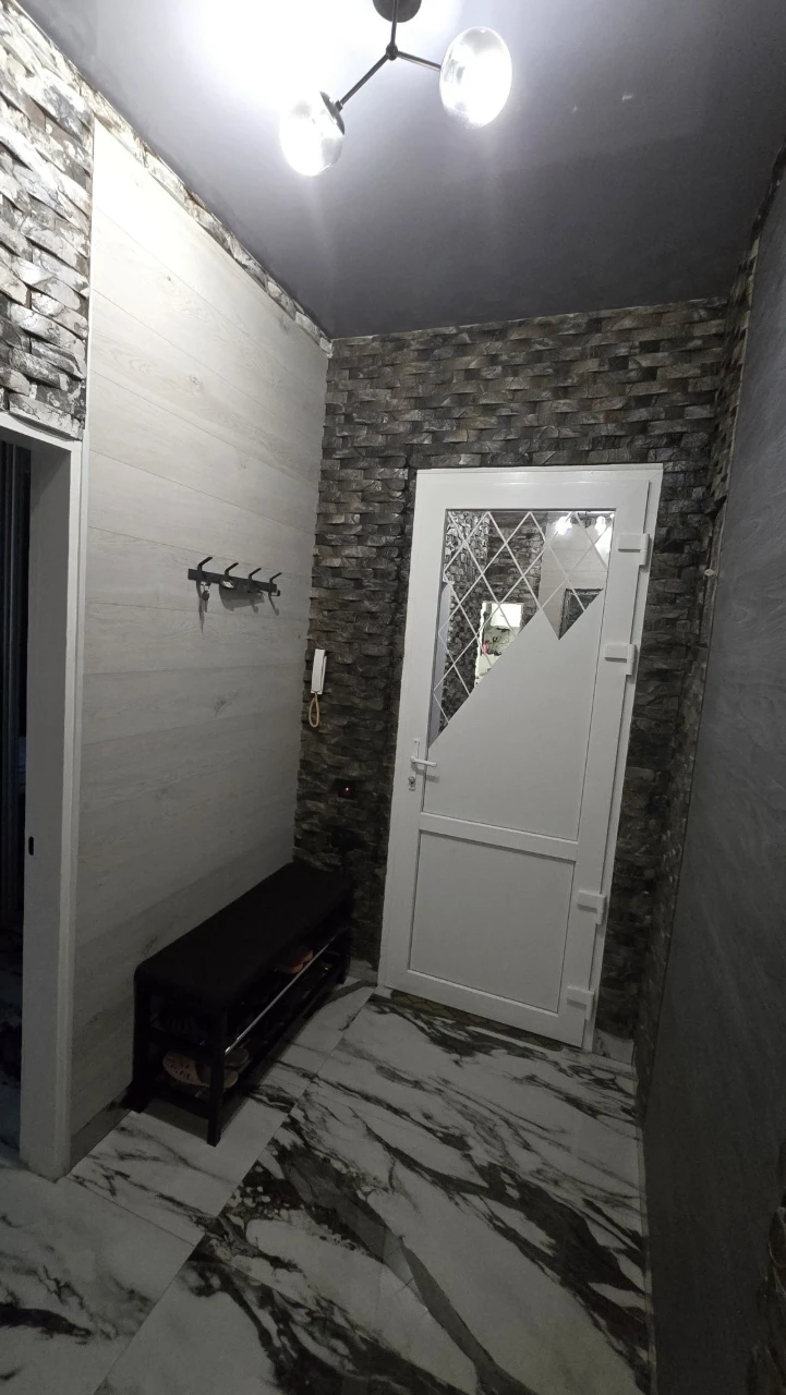 Продажа 2-комнатной квартиры в центре.