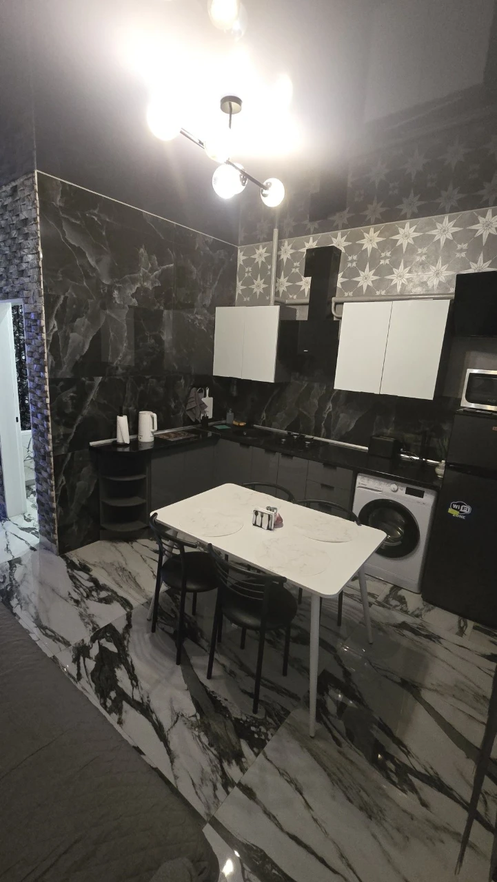 Продажа 2-комнатной квартиры в центре.