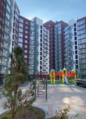 Urgent sale of a large two-sided apartment in the center!