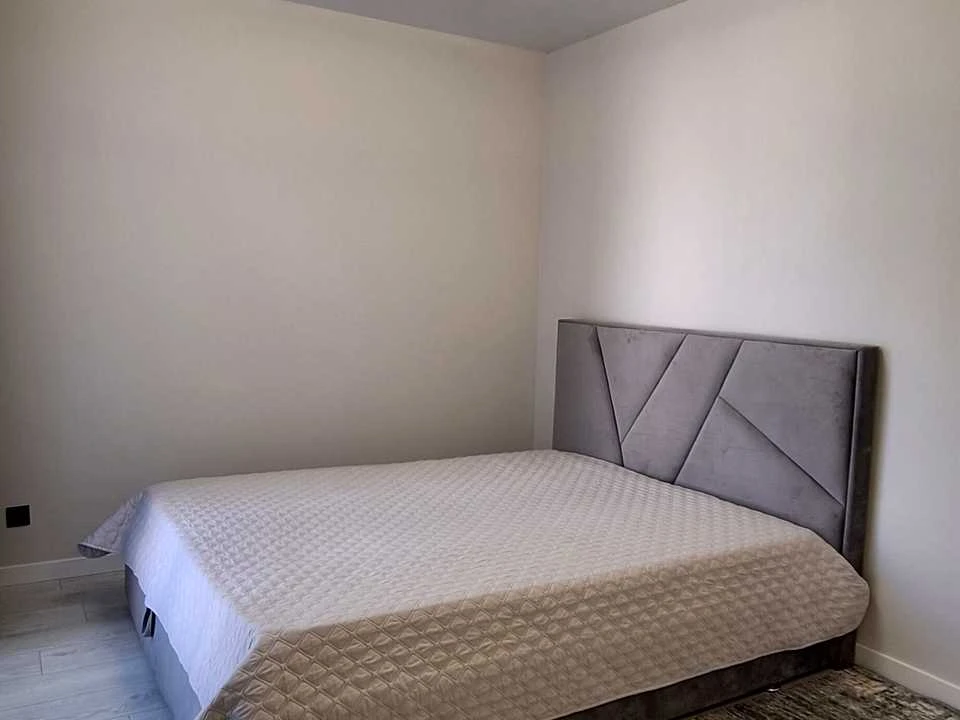 Apartment. Ivano-Frankivsk, Vysochana st.