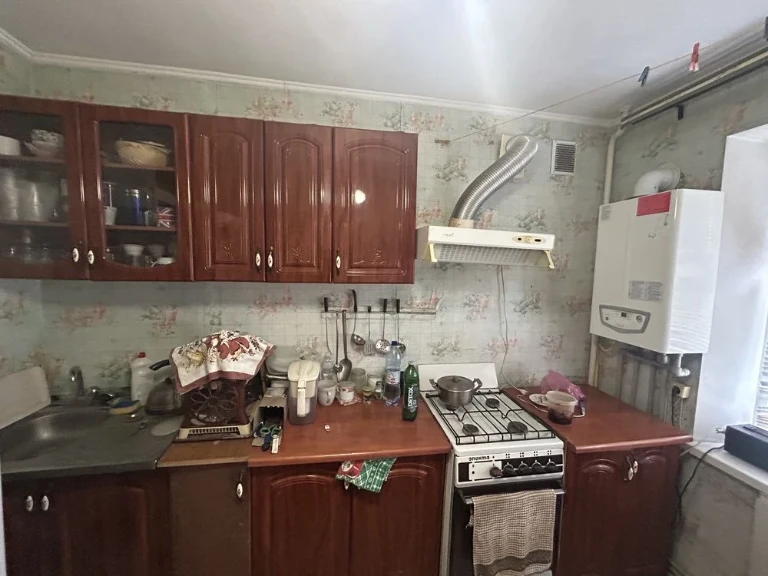 Sale of a 3-room apartment on Mykhaylivska Street
