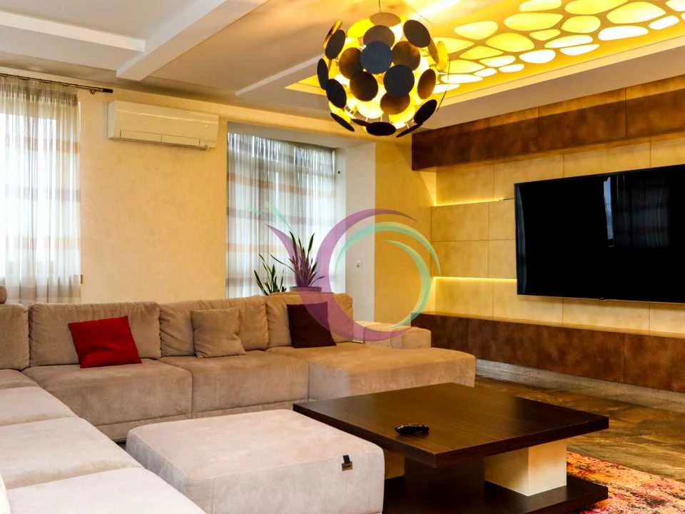 Apartment. Ivano-Frankivsk, Hnatia Hotkevych Street