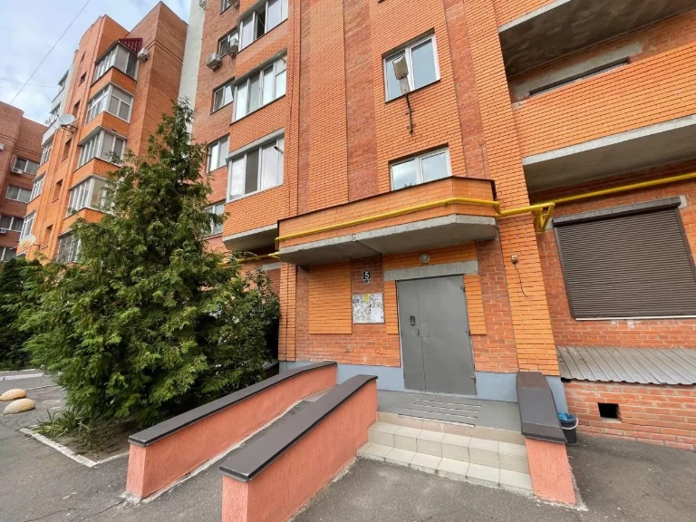 Sale of a 2-bedroom apartment in the center of Poltava | вул. Затишн