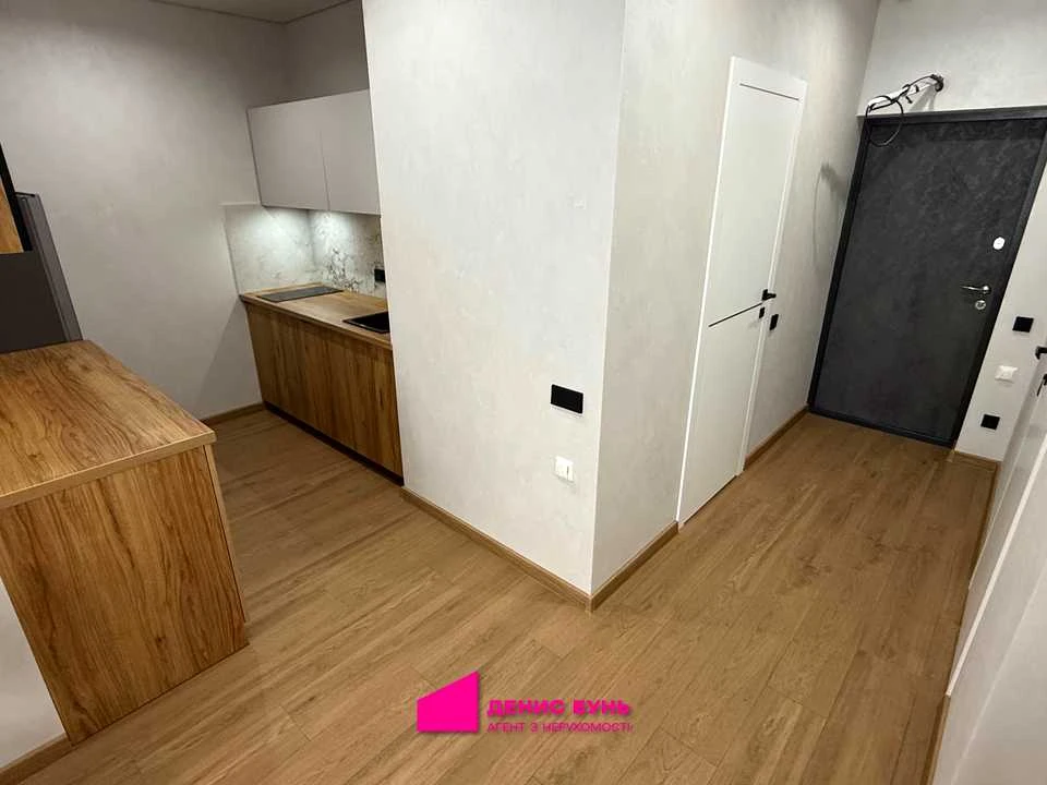 Apartment. Дніpro, Naberezhna Peremohy st.