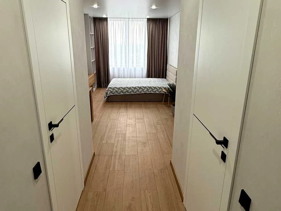Apartment. Дніpro, Naberezhna Peremohy st.