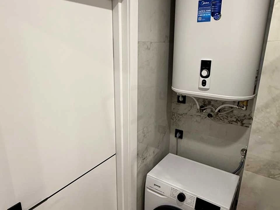 Apartment. Дніpro, Naberezhna Peremohy st.