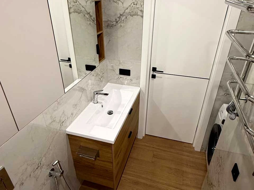 Apartment. Дніpro, Naberezhna Peremohy st.