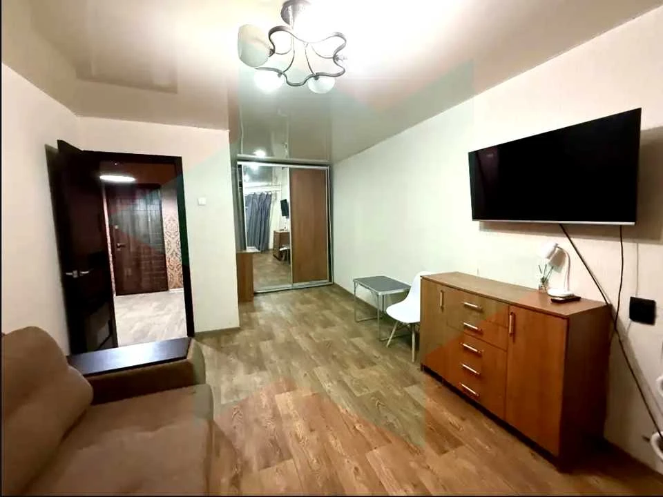 Apartment. Dnipro, residential area Topola-2, street.