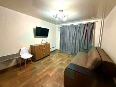 Apartment. Dnipro, residential area Topola-2, street.