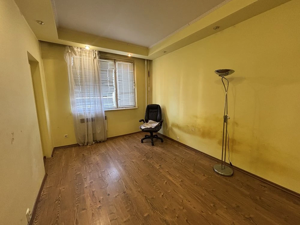 Apartment for Sale: 2 rooms on Генерала Свободи, 2